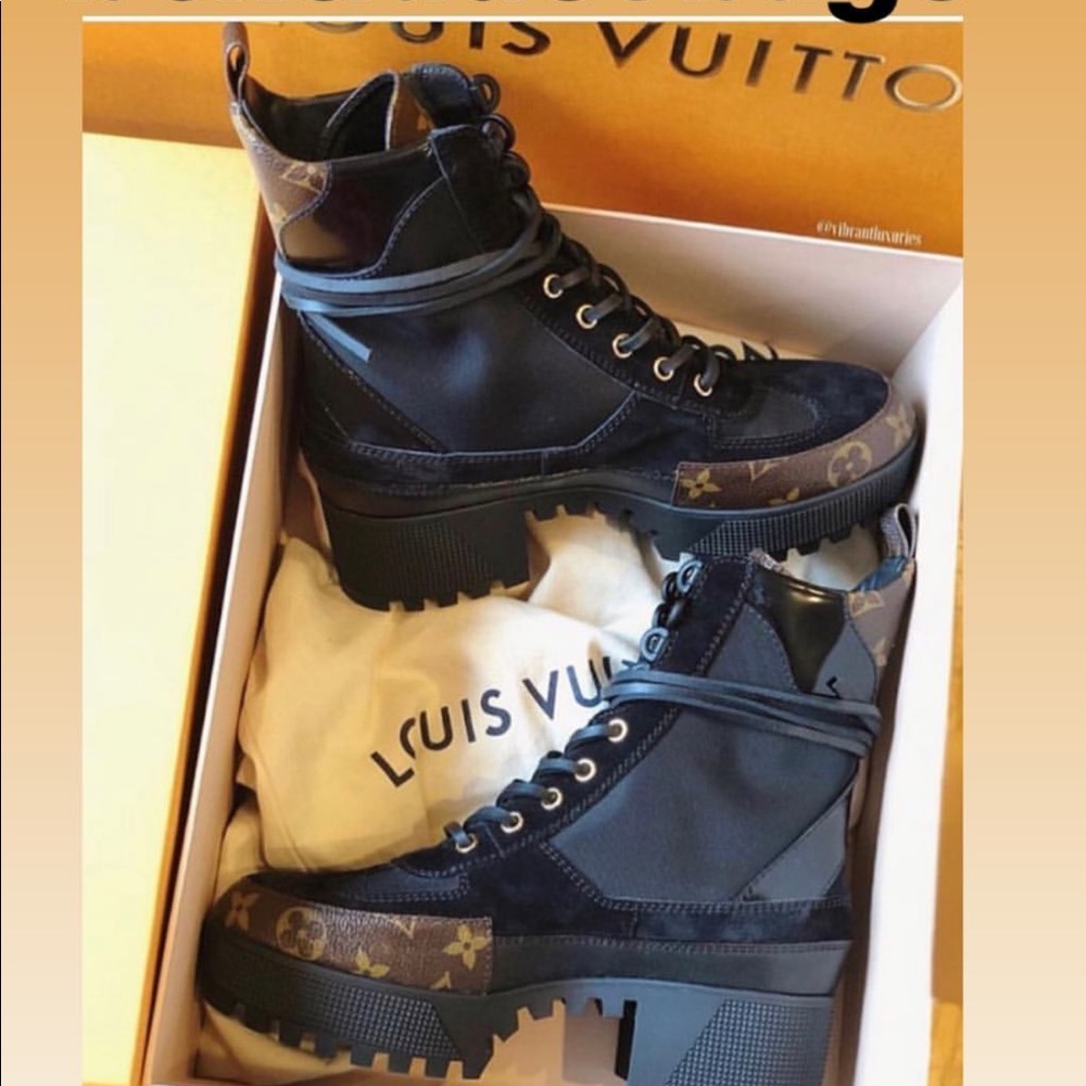 Louis Vuitton come with box dust bags & receipt